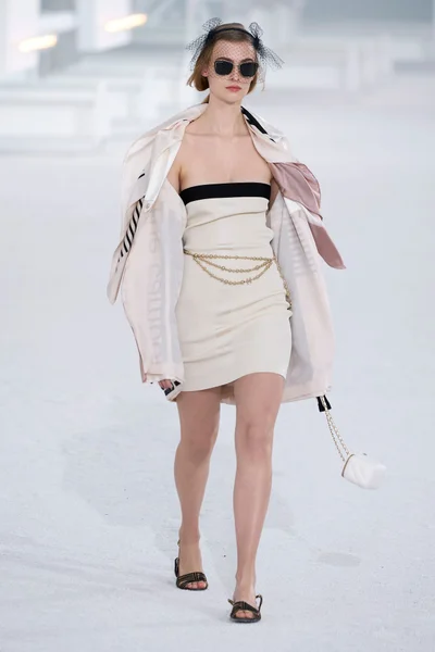 Look 38